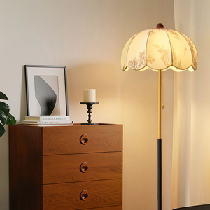 Lampe de bureau, lampe de chevet de <span class=keywords><strong>chambre</strong></span> à <span class=keywords><strong>coucher</strong></span>, lampe sur pied en bois massif rétro américaine, lampe de sol en tissu, <span class=keywords><strong>luminaire</strong></span> de <span class=keywords><strong>chambre</strong></span> principale de style français - Product Image 3