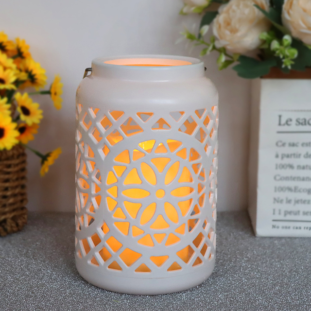 2025 Hot Selling Wholesale Waterproof Portable Bright LED Outdoor Hanging Lamp Solar Lantern Garden Decorative Lights