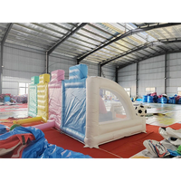 Structure Gonflable Commerciale d'Extérieur - 3-en-1 : Jeux de Carnaval, Balles et Sports pour Enfants et Adultes, en PVC de Qualité Commerciale, Installation Facile, Anti-UV