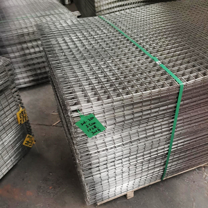 יריעת רשת פלדה מגולוונת כבדה, פאנל רשת מרותך מגולוון לסינון תעשייתי ומחיצות מחסנים - Product Image 1