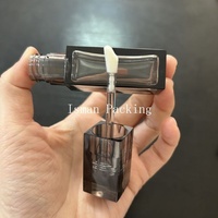 Tube de gloss à lèvres carré transparent personnalisé ISMAN 10 ml avec couvercle noir, conteneur vide pour rouge à lèvres liquide, emballage pour huile à lèvres