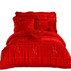 Parure de lit de luxe rouge pour mariage, style européen et américain, avec couvre-lit, <span class=keywords><strong>oreiller</strong></span> cœur, <span class=keywords><strong>oreiller</strong></span> de soutien et jupe de lit en polyester/coton - Product Image 1