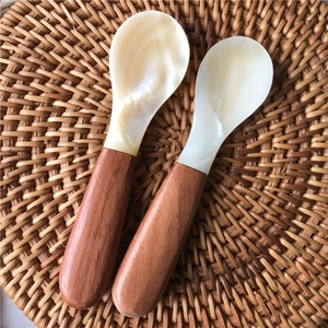Cuillères à <span class=keywords><strong>caviar</strong></span> en nacre, cuillères à <span class=keywords><strong>caviar</strong></span> avec manche en bois pour servir le <span class=keywords><strong>caviar</strong></span>, les œufs, la crème glacée, le café - Product Image 6