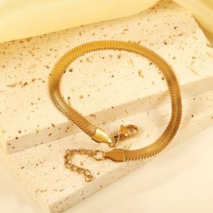 Pulseras de Cadena Cubana con Dijes de Acero Inoxidable 316L Bañadas en Oro de 18K, Sin Deslustre, Venta al por Mayor, Pulseras de Moda con Cuentas - Product Image 3