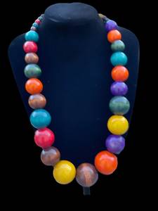 Collana con Grandi Perle Pan Afrikan RBG, Autentica Collana Africana con Grandi Perle in Legno Multicolore - Product Image 2