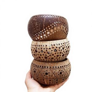 Portavelas de Coco Natural Hecho a Mano, Desechable, Decorativo, para Spa, Cafetería, Casa de Huéspedes, Regalo Ecológico, Vietnam - Product Image 1