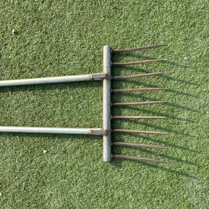 Attrezzo per la Rimozione di Radici di Ortaggi a Radice con Design Rinforzato in Acciaio Zincato Resistente - Product Image 2