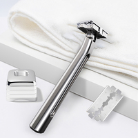 Rasoir de sécurité pour homme à double lame en acier inoxydable avec tête pivotante pour peaux sensibles, rasage lisse et précis, coffret cadeau