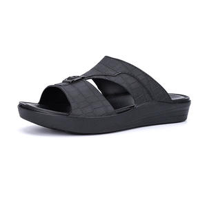 Nouvelles Sandales Décontractées d'Été pour Hommes Grandes Tailles, Tongs Épaisses et Légères, Mode Extérieure – Fabricant pour le Commerce International - Product Image 6