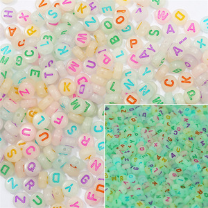 100 pièces bricolage couleur personnalisée <span class=keywords><strong>lettre</strong></span> perles 4*7mm acrylique lumineux perles rondes Bracelet perlé faisant des accessoires d'outils - Product Image 5