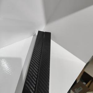 Remolques de filamentos de tubos cuadrados de fibra de carbono 12K-24K con control de tensión 3% para deportes y equipos deportivos - Product Image 1