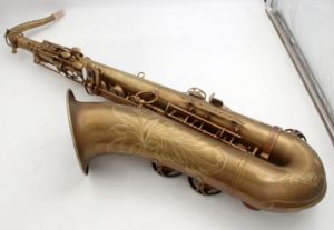 Saxophone ténor à trois rails doubles, style vintage patiné, Eastern Music Coffee - Product Image 5