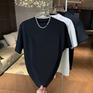 Camiseta de algodón de lujo para hombre al por mayor, personalizada, lisa, blanca, negra, extragrande, estilo casual, con estampado sólido, pedrería y hombro caído - Product Image 2