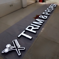Letrero de Acero Inoxidable Pintado para Barbería con Letras de Canal Iluminadas Frontalmente, Letrero Comercial con Letras LED 3D para Publicidad de Negocios