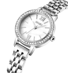 Nueva llegada azul del reloj Skmei 1711 <span class=keywords><strong>la</strong></span> venta al por mayor diseñador <span class=keywords><strong>de</strong></span> moda dama reloj <span class=keywords><strong>de</strong></span> mujer reloj <span class=keywords><strong>de</strong></span> pulsera <span class=keywords><strong>de</strong></span> acero inoxidable <span class=keywords><strong>de</strong></span> cuarzo Correa - Product Image 4