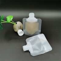 Pochette d'emballage d'échantillons de cosmétiques à mini-buse à rabat en plastique transparent givré OEM ODM Sac d'emballage debout pour crème pour le visage