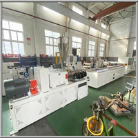 Ligne de production de profil de porte de volet roulant de coextrusion souple et dur en PVC/Machine de fabrication de bande de volet roulant UPVC