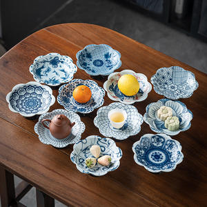 Vassoio per Frutta in Ceramica Blu e Bianco Design con Piedistallo Stile Cinese Piccolo Piatto per Tè Semi di Melone Frutta Piatto Decorato Usa e Getta - Product Image 1