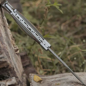 Navaja de Bolsillo Plegable de Acero de Damasco Hecha a Mano de Alta Calidad, Mango de Madera, Funda de Cuero, Garantía de 3 Años, Personalizable, Perfecta - Product Image 3