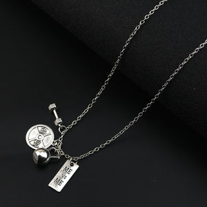 Collar con Dije y Dijes Vintage de Halterofilia Pesa de 25 Lbs Barra Fitness Pesa Rusa Mancuerna STRONG IS - Product Image 6