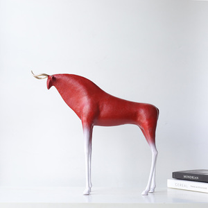 Décoration murale abstraite en métal noir et rouge Evelyn, motif cheval, pour salon, entrée, ou salle d'exposition - Product Image 5