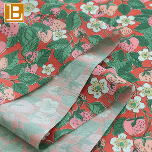 Tela Estampada <span class=keywords><strong>de</strong></span> Popelina 100% Algodón Tana Lawn <span class=keywords><strong>de</strong></span> Liberty of London, Diseño Strawberry Dream, Entrega Rápida BILU, Personalizada - Product Image 4