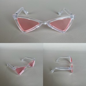 Gafas de sol con montura triangular blanca, accesorios de plástico para muñecas a escala 1:6, gafas de sol triangulares para muñecas de 8cm de ancho - Product Image 5