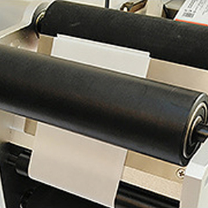 Semi Automatic Labeling <b>Machine</b> For Round <b>Bottles</b> Cans 20-130mm Diameter Electric Driven With Printer Easy To Operate - Product Image 3