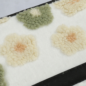 Protège-ceinture de sécurité en laine d'agneau YECAI, motif floral, pour femmes et enfants, compatible avec Honda et Toyota - Product Image 6