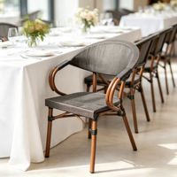 Ensemble de table et chaises de bistrot modernes en aluminium français empilables pour patio extérieur, jardin, café, restaurant
