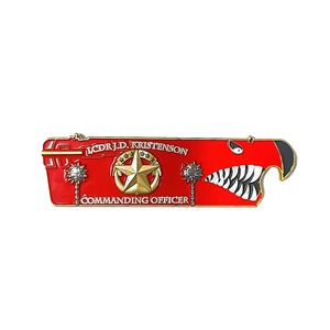 Pin de recuerdo de matrícula de aluminio personalizado, insignia esmaltada impresa en serigrafía, acabado brillante, regalo universal para exhibición - Product Image 1