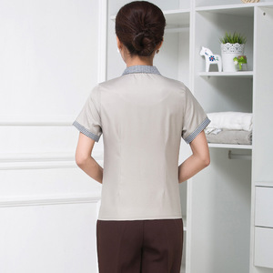 Uniforme di pulizia dell'hotel di Design classico <span class=keywords><strong>per</strong></span> il personale delle pulizie delle donne personalizzato OEM/ODM T/t, poliestere/cotone del grammo della banca - Product Image 2