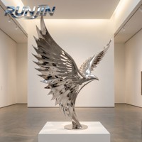 Statue d'oiseau moderne de grande taille en acier inoxydable soudé, poli miroir, de qualité architecturale, pour projet d'hôtel artistique