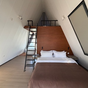 Maison préfabriquée triangulaire, cabane modulaire, partenaire commercial d'exportation, retraite en montagne, deuxième maison, <span class=keywords><strong>bureau</strong></span> mobile, qualité approuvée - Product Image 3