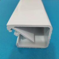 Profil de fenêtre en PVC écologique personnalisé pour usage domestique, industriel et commercial avec un design moderne