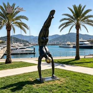 Escultura de Bronce de Tamaño Real de Hombre Buceando, Estilo Moderno TREVI, para Decoración de Piscinas y Marinas - Product Image 1