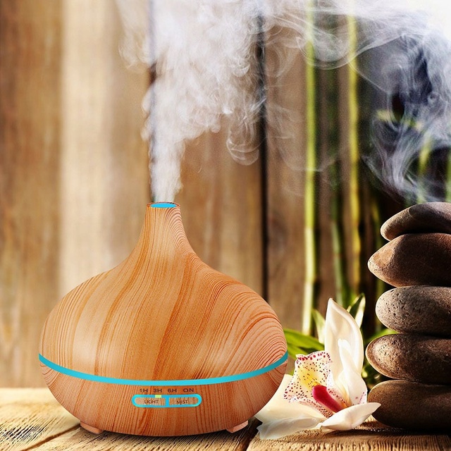 AromaNano Car Indoor USB Electric Ultrasonic Aroma Diffuser with >200mL Capacity App-Controlled Color-Changing LED Light