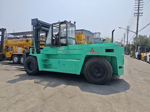 Montacargas diésel usados Komatsu FD2.5/3/4/5/7/10/15/16/25/30 toneladas, FD50, Mitsubishi FD250, FD300 con tres mástiles en Shanghái a la venta - Product Image 4