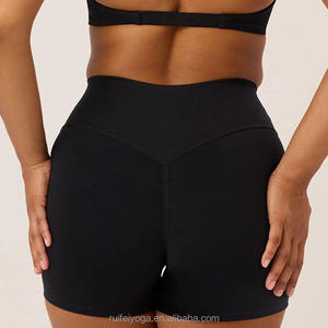 Set Yoga 2 Pezzi Personalizzato ad Alta Elasticità, Reggiseno Sportivo con Incrocio sulla Schiena e Pantaloncini Invisibili Arricciati per Palestra - Product Image 5