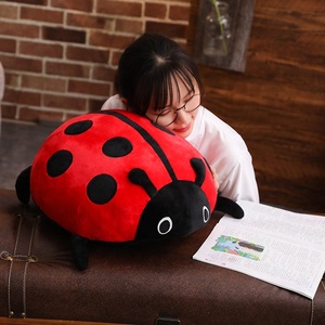 Adorable Peluche de Mariquita, Insecto de Peluche Suave, Cojín de Respaldo, Regalo Personalizado con Material de Peluche y Nailon - Product Image 3