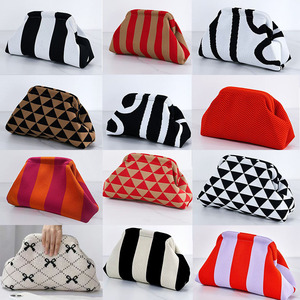 Venta caliente bolsos de ganchillo señoras portátil a rayas embrague bolsa de almacenamiento Clip de moda cosméticos caso nube diseño tejido bolso de mano - Product Image 3