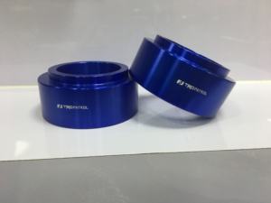 4X4 Accessoires Pick up Truck Lift Kits 2 Pouces En Aluminium Arrière Ressort Hélicoïdal Amortisseur Entretoise 32MM pour FJ Cruiser 2008 + (paire) - Product Image 3