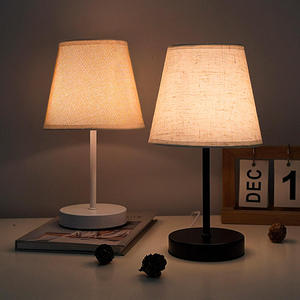 Lámpara de Mesa Inalámbrica Alternativa a las Velas sin Llama, con Pantalla de Tulipán Acanalado, Recargable, Luz Blanca Cálida, para Restaurante, Hotel, Bar - Product Image 1