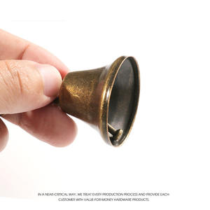 Высокое качество Винтажный металлический открытый колокольчик кулон короткая цепочка рождественские украшения традиционная оптовая продажа рождественское пятно - Product Image 2