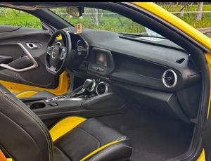 Chevrolet <span class=keywords><strong>Camaro</strong></span> 2017 2.0T RS automatique d'occasion, prix bas, best-seller, voiture de patrouille - Product Image 3