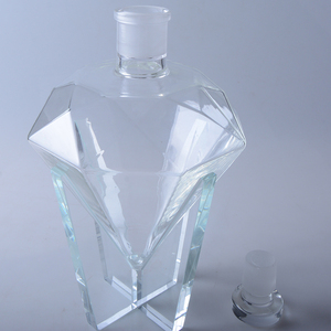 Decantador de whisky en forma de diamante moderno de 750ml Vidrio de borosilicato eco-sostenible Vino/licor de alta transparencia Diseño ecológico - Product Image 5