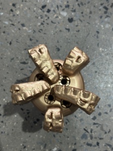 एफी रेग पिन कनेक्शन 152 मिमी पीडीसी डायमंड ड्रिल बिट्स - Product Image 6