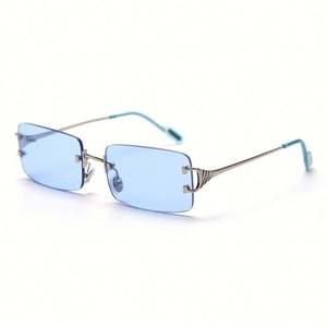 Gafas de Sol Retro Rojas con Logotipo Personalizado, Montura Rectangular sin Aro para Hombre, Gafas de Sol Cuadradas de Metal Dorado con Protección UV400 para Mujer - Product Image 5