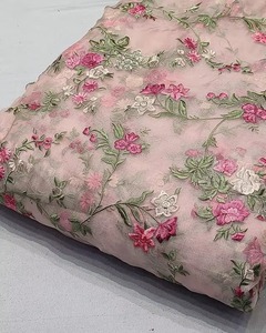 Oferta Especial en Tela de Moda para Mujer con Bordado y Estampado, Material Suave y Duradero para Prendas y Diseños Personalizados Disponibles para la Venta - Product Image 2