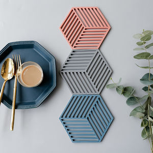 Vaisselle en silicone Tapis isolant Sous-verre Hexagone Tapis en silicone Tapis à isolation thermique Bol Napperon Décoration de table pour la maison Outils de cuisine - Product Image 1